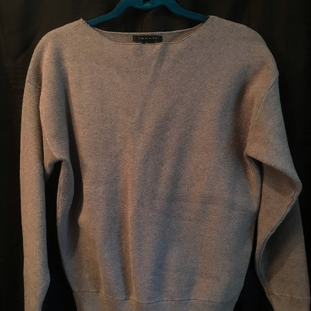 medium tahari soft gray sweater